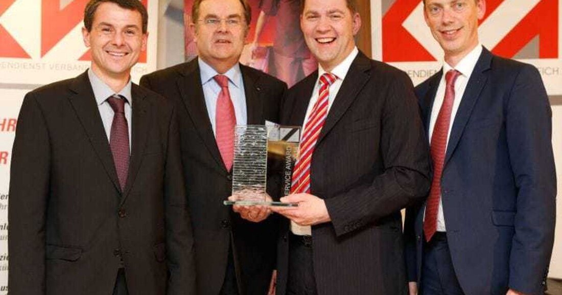 Zum 14. Mal hat der Kundendienst-Verband Österreich (KVA) die Service Awards für beste Kundenbetreuung verliehen. Die Kunden bewerten wie zufrieden sie mit der Arbeitsqualität und dem Verhalten der Techniker, sowie der  Auftragsannahme und Auftragsabwicklung der Kundendienstorganisation sind. Ziel ist es, die Servicekunden zu überraschen, zu begeistern. Miele gehört auch dieses Jahr zu den Gewinnern und hat mittlerweile bei dreizehn von vierzehn  Wettbewerben den Service Award überreicht bekommen. 