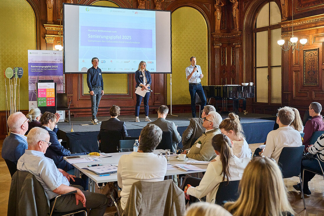 Wie gelingt die Transformation des Gebäudebestands in Österreich? Diese Frage stand im Zentrum des ersten österreichischen Sanierungsgipfels am 20. Mai 2025 in Wien.