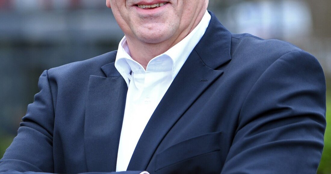 Geschäftsführer Stefan Rehlinger wechselt nach 40 Jahren bei Flachdachspezialist Alwitra in den Ruhestand.