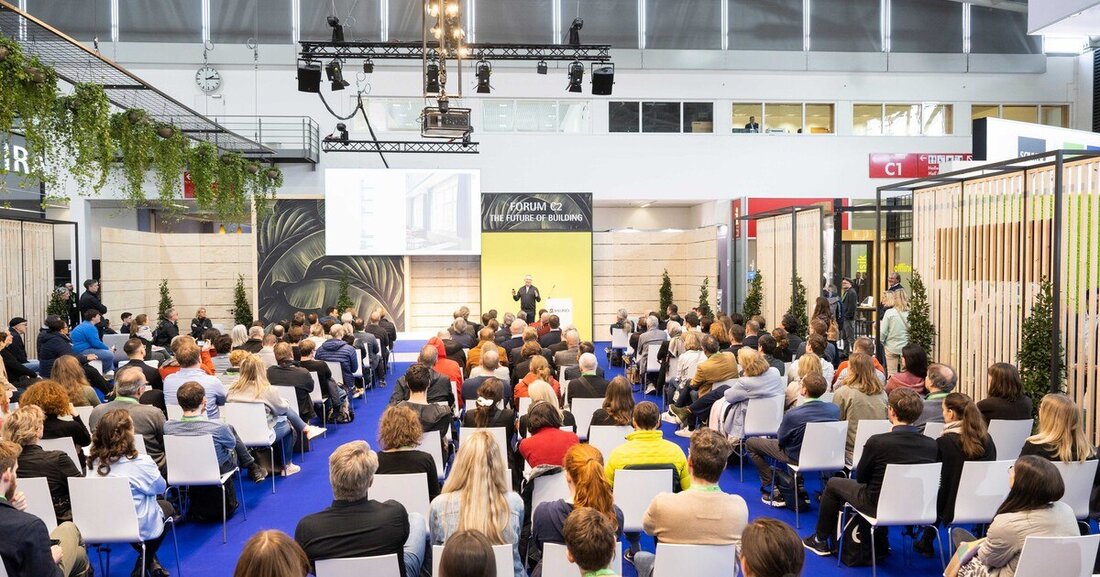 Von 13. bis 17. Jänner 2025 präsentieren über 2.000 Unternehmen aus 60 Ländern auf der BAU in München ihre Lösungen und Produkte. Zusätzlich zu den Innovationen gibt das begleitende Rahmenprogramm einen Ausblick auf das Bauen der Zukunft.