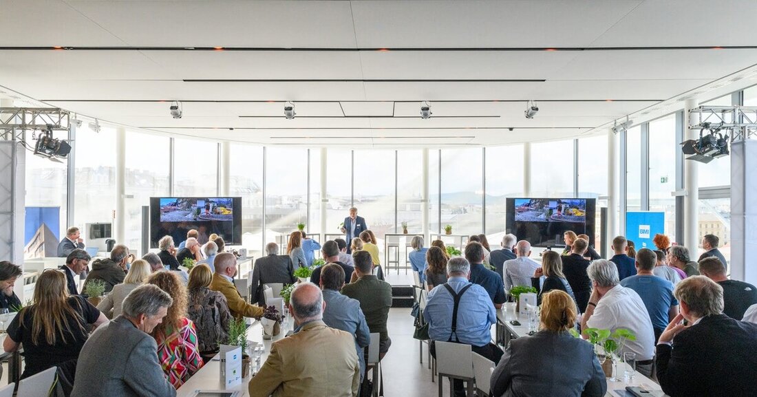 Zum zweiten Mal lud BMI Austria zum "Rooftop Talk“. Als Rahmen diente die MQ Libelle am Dach des Wiener Leopold Museums.