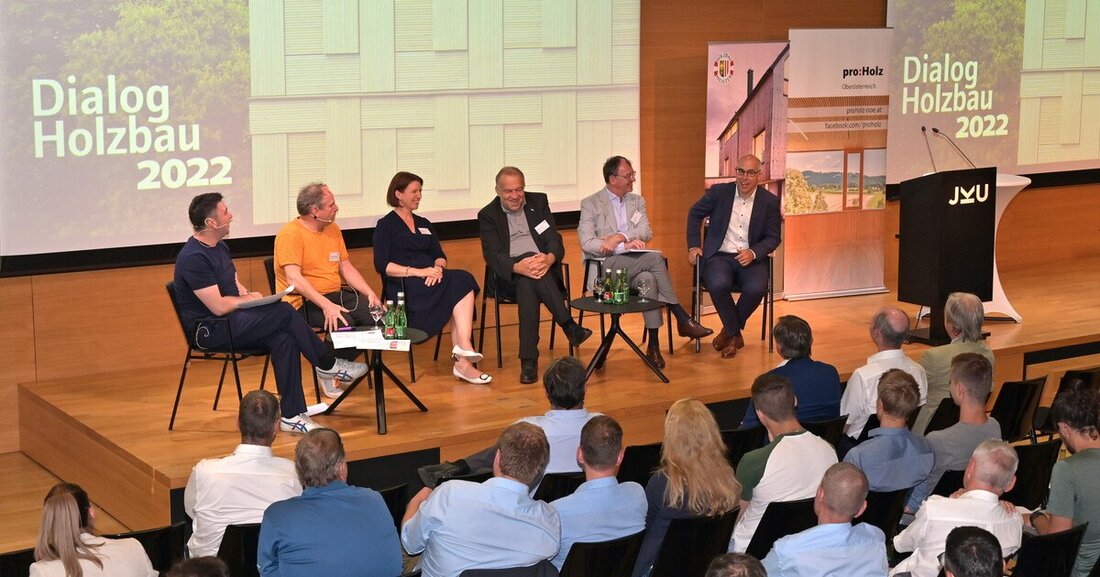 Die Rohstoff- und Energiepreise und deren Auswirkungen auf Holz und Bau standen im Mittelpunkt des Dialogs Holzbau.