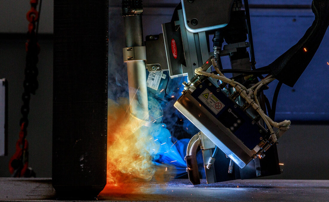 Um den hohen Ansprüchen an Produktivität und Qualität gerecht zu werden, setzt Trumpf auf moderne Schweißtechnik und steigert die Effizienz mit einer LaserHybrid-Schweißanlage von Fronius.
