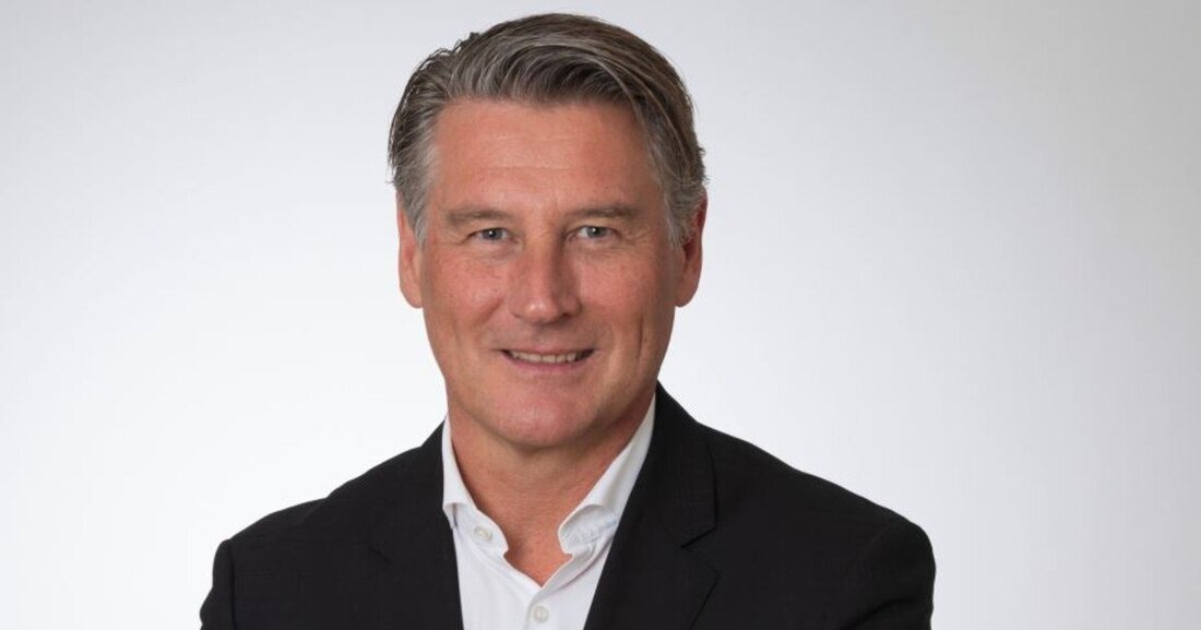 Barbara Kasses verabschiedet sich in die Elternkarenz und übergibt die Geschäftsführung an Peter Schmid.