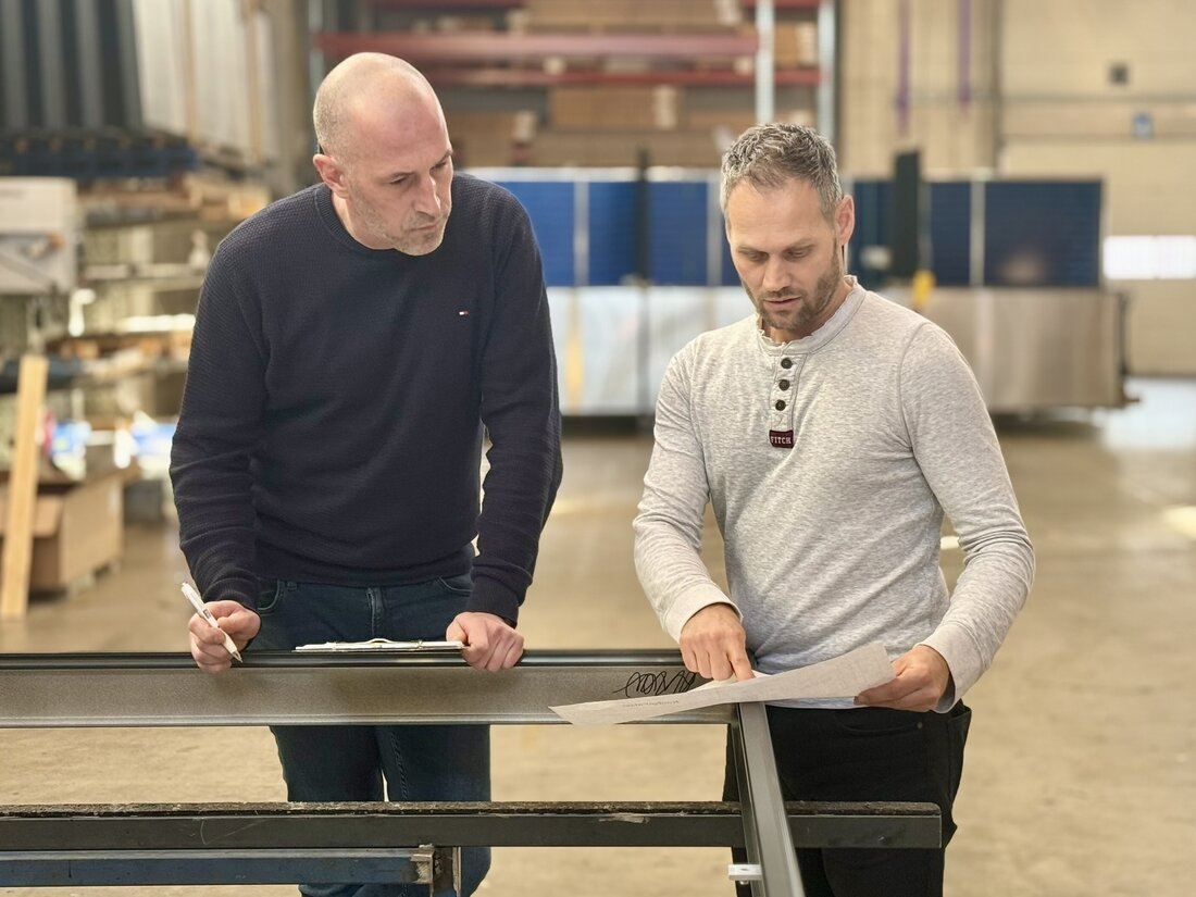 Das Unternehmen Gasokol hat gemeinsam mit der FH OÖ einen neuartigen Luftkollektor entwickelt, der Sonnenenergie effizient nutzt und eine vollständige Recyclingfähigkeit bietet. 