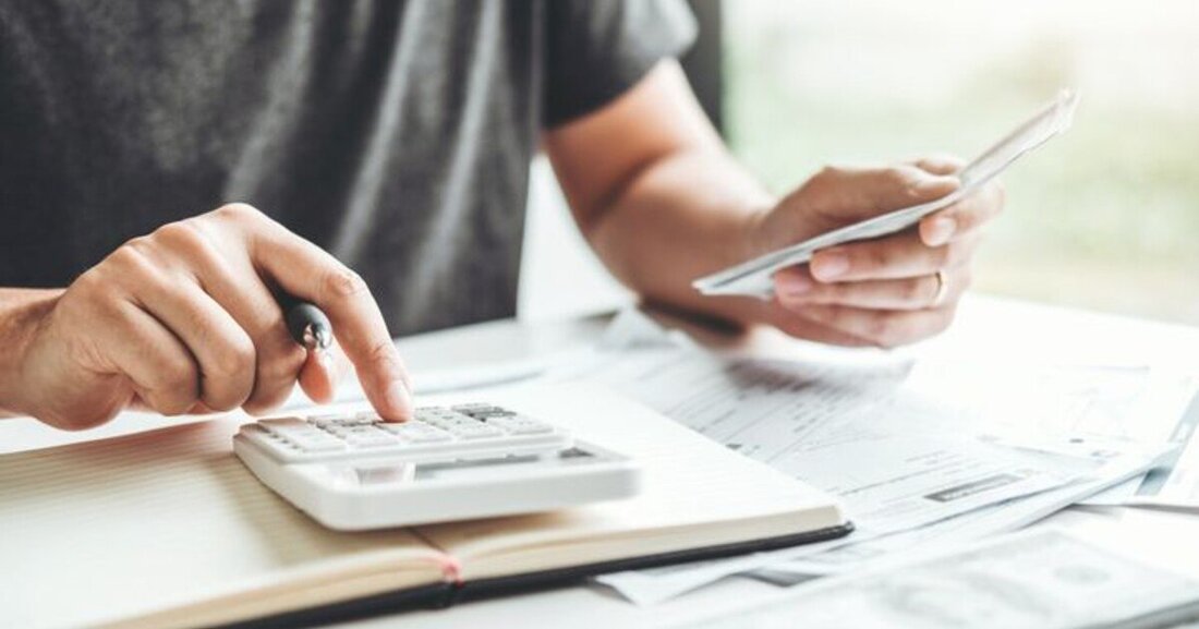 Die Lohnerhöhung per 1. 5. 2022 beträgt für Arbeiter 4,2 Prozent, die Gehaltserhöhung für Angestellte 4,1 Prozent.