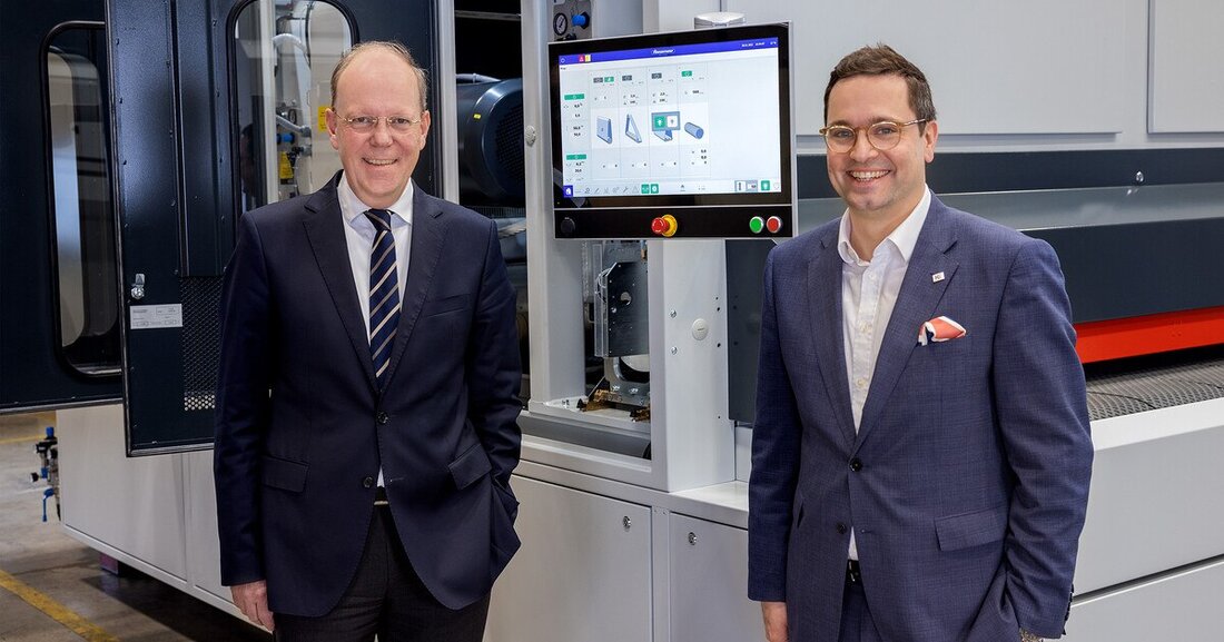 Die Homag Group und die Karl Heesemann Maschinenfabrik gehen eine Kooperation im Bereich Schleifmaschinen ein.