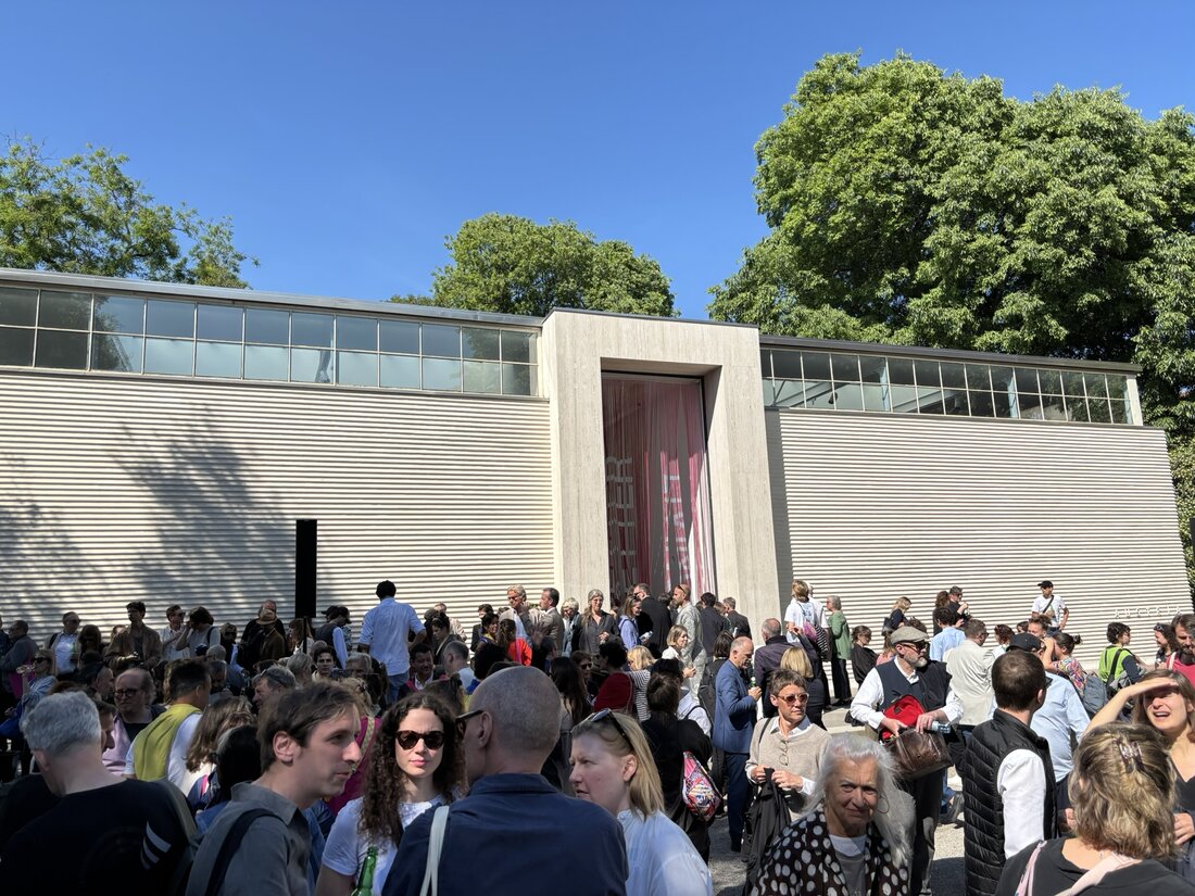 Ein Interview mit Sabine Pollak, einer der drei Kurator*innen des österreichischen Beitrags zur Architekturbiennale 2025 in Venedig.