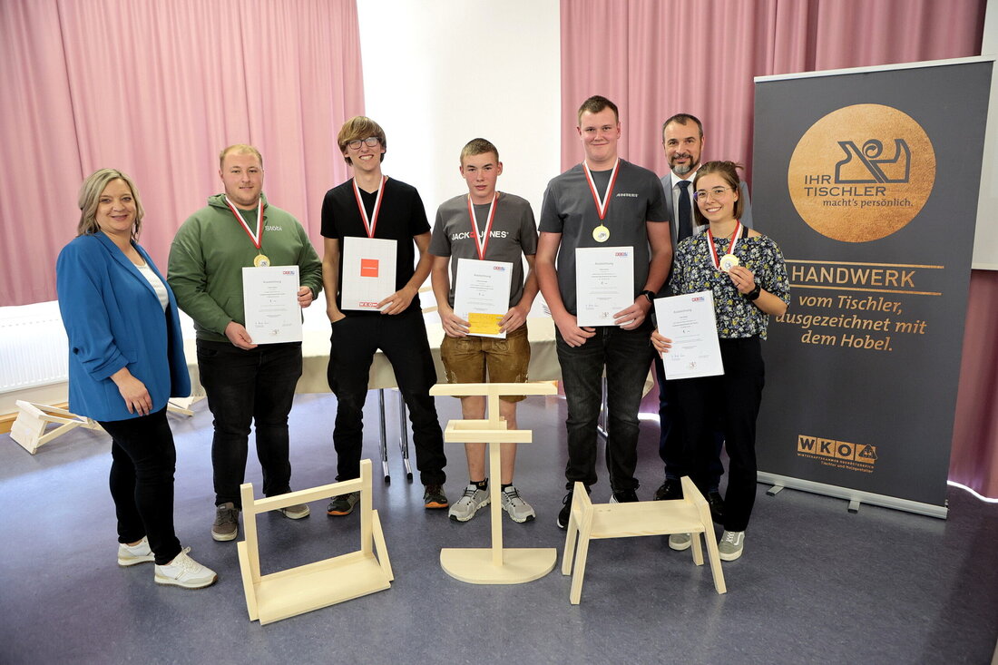 Oberösterreichs Jungtischler*innen maßen sich beim Landeslehrlingswettbewerb in den Werkstätten der Berufsschule Kremsmünster in fünf Kategorien.