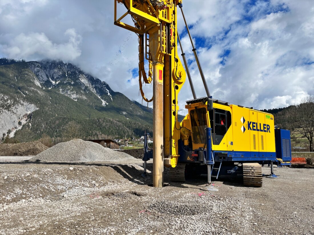 Beim Bau einer neuen Produktionsstätte für SWACRIT systems führte Keller Grundbau eine Bodenverbesserung mittels Tiefenrüttelverfahren durch.