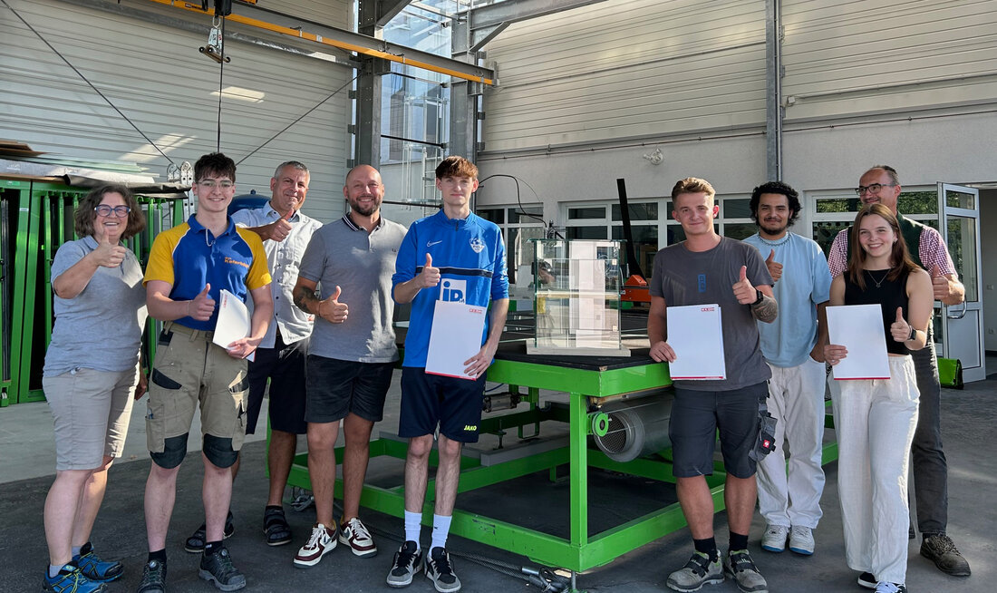 In Oberösterreich haben sich neun motivierte Lehrlinge den Aufgaben der Lehrabschlussprüfung gestellt und sie mit viel Einsatz, Fleiß und Begeisterung versucht zu lösen.