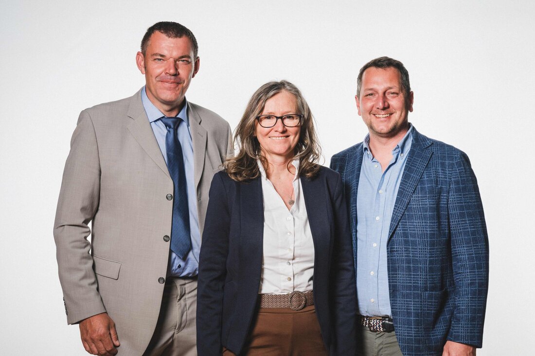 Claudia Irene Marton ist neue Landesinnungsmeisterin der Glaser, Dachdecker und Spengler in Niederösterreich. Ihre Stellvertreter sind Markus Brandstetter und Helmuth Degeorgi.