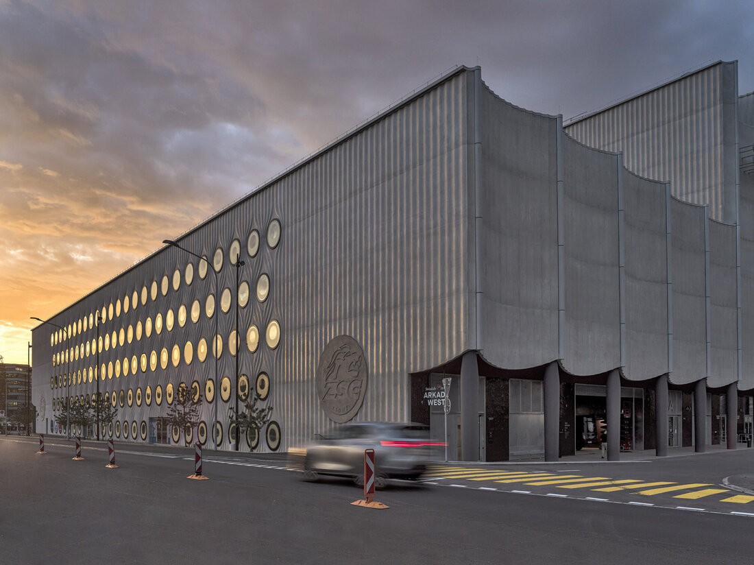 Die Swiss Life Arena in Zürich ist eine Sport- und Eventhalle der Superlative und wurde von einer Fachjury zu einem der besten Sportstadien der Schweiz gewählt. Die von Forster eingesetzten Profilsysteme erfüllen bei den Innen- und Außentüren alle funktionalen Ansprüche an die Wärmedämmung und den Brandschutz.