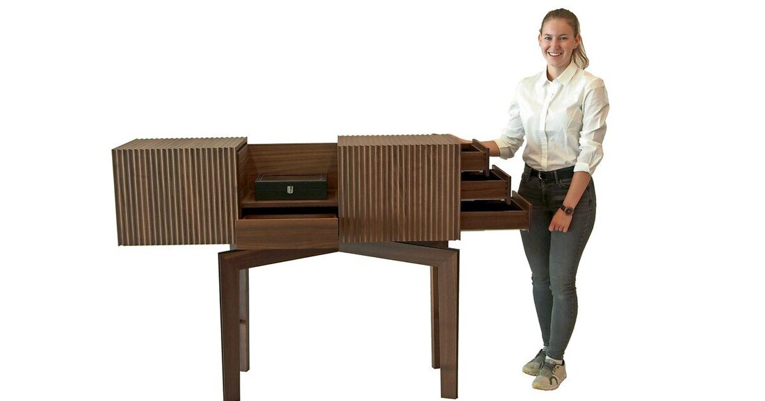 Im letzten Jahr absolvierte Florentine Mandorfer die Meisterklasse und überzeugte dabei mit einer besonderen Kommode.