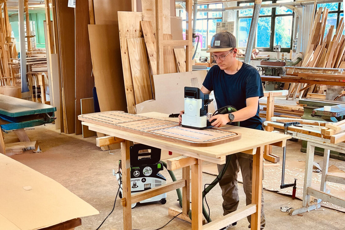 Mit dem Origin Loaner-Programm unterstützt Shaper Tools angehende Meister*innen im Tischler- und Schreinerhandwerk und stellt moderne CNC-Technologie für die Abschlussprojekte zur Verfügung.