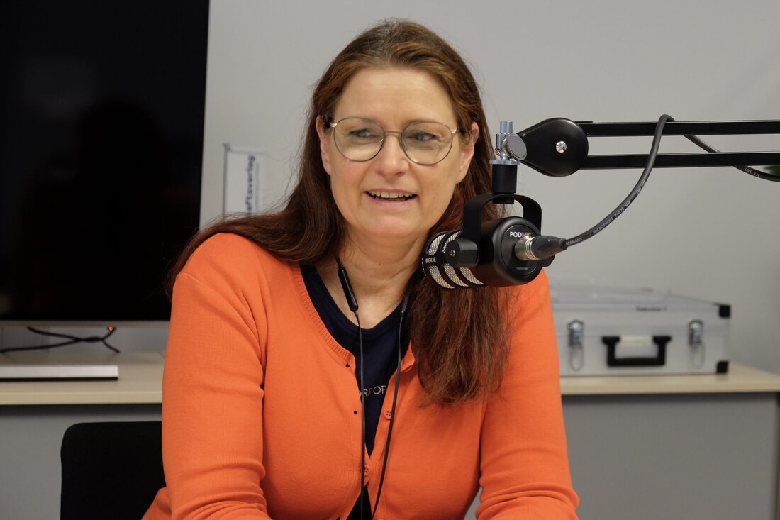 Susanne Formanek von Grünstattgrau im Gespräch über Potenziale und Herausforderungen von Bauwerksbegrünungen. >> MIT PODCAST