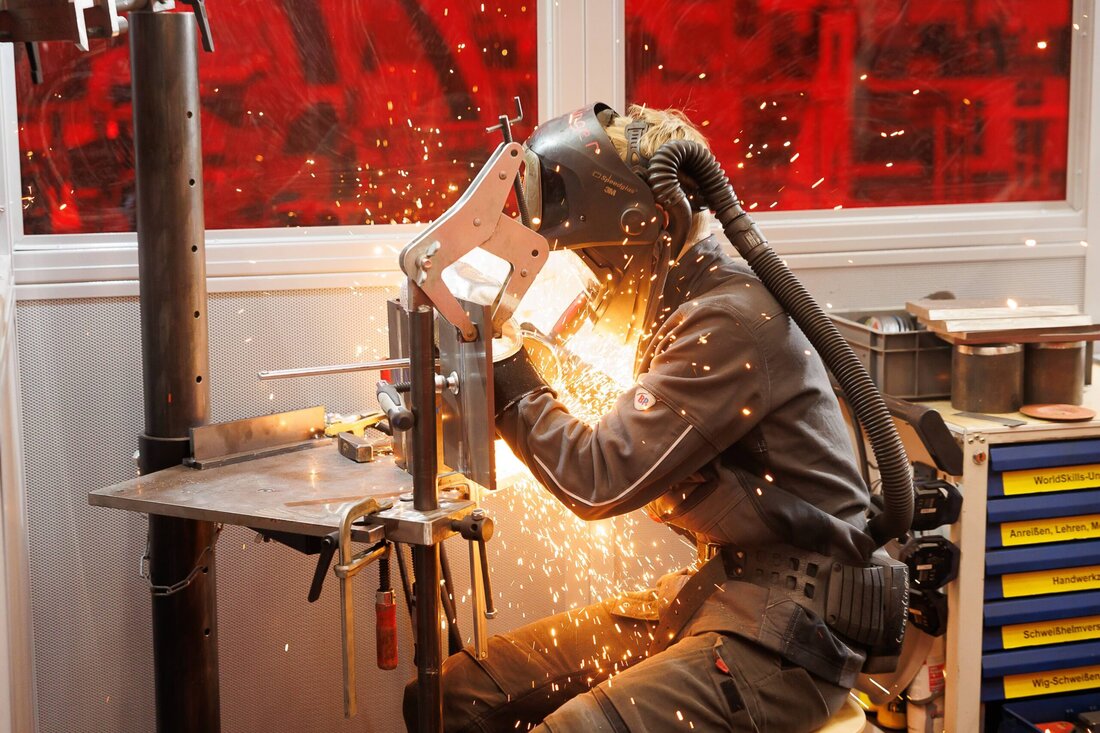 Ab sofort können sich interessierte Nachwuchsfachkräfte für die Staatsmeisterschaften der Berufe anmelden. 550 Teilnehmende werden im November in Salzburg um den Titel kämpfen.