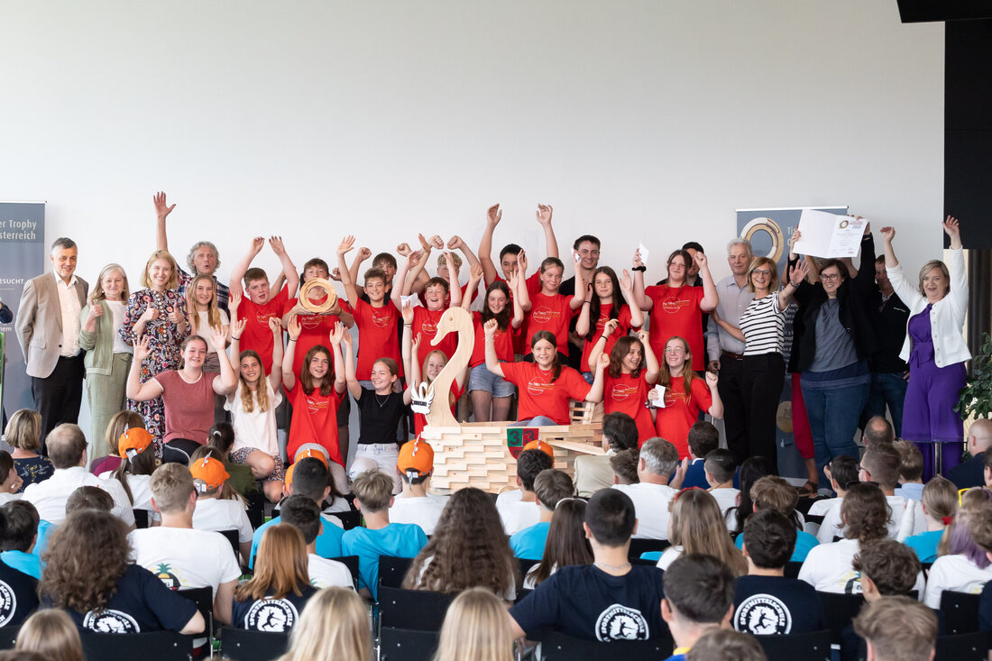 Schülerinnen und Schüler entdeckten im Rahmen der neunten Tischler Trophy OÖ ihre Kreativität und ihre Talente im Umgang mit Holz. Diesmal galt es, im Team eine Seifenkiste zu bauen.