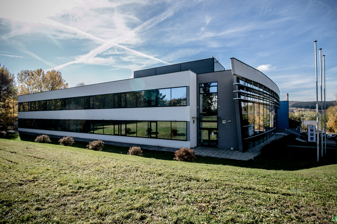 Wie könnten zukünftige Energie- und Klimakonzepte sowie nachhaltige Gebäudelösungen aussehen? Dieser Frage stellten sich Expert*innen bei der e.nova 2025 in Pinkafeld. 