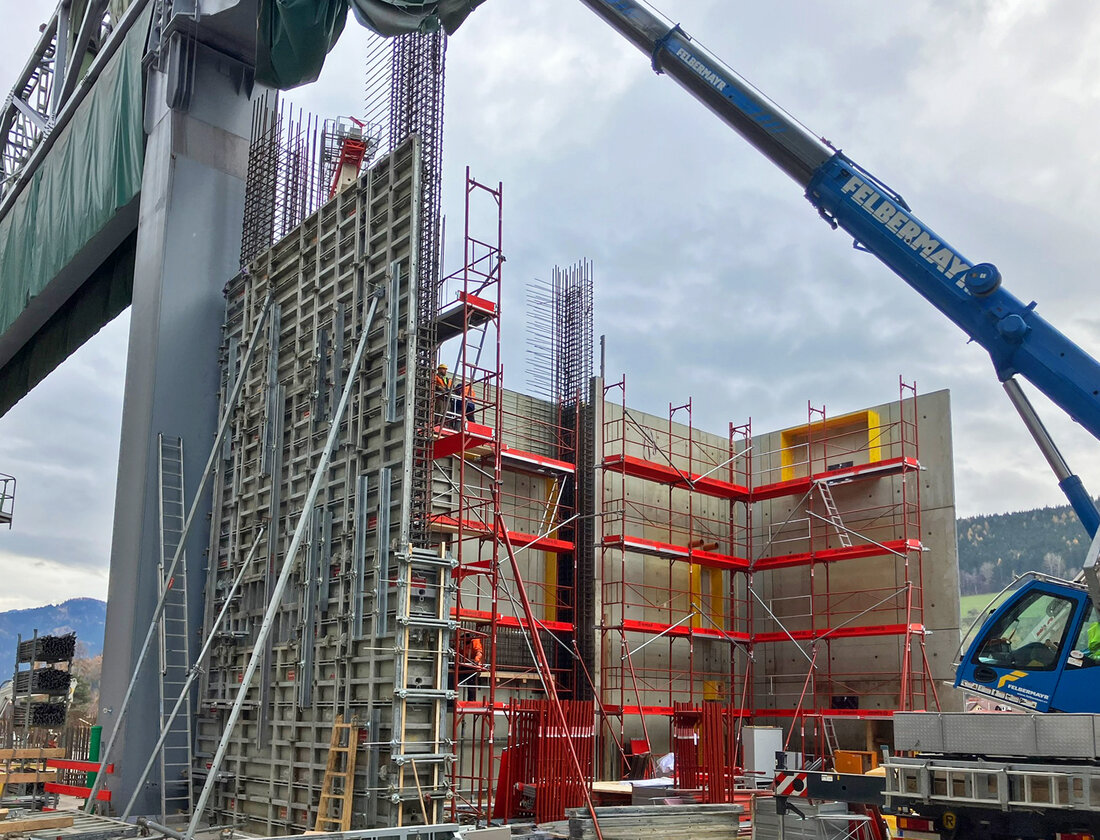 Die Voestalpine arbeitet in Linz und Donawitz an der grünen Stahlproduktion. Am Projekt in Donawitz beteiligt: der oberösterreichische Schalungsanbieter Ringer.