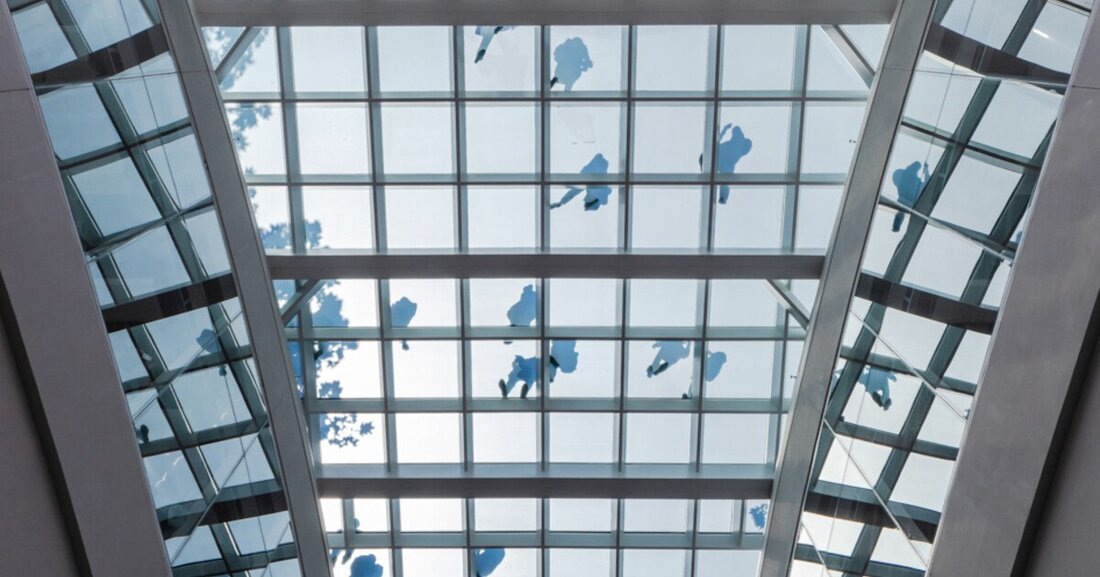 Normative Anforderungen an Brandschutzverglasungen müssen kein Hindernis für ästhetische Gestaltung sein.