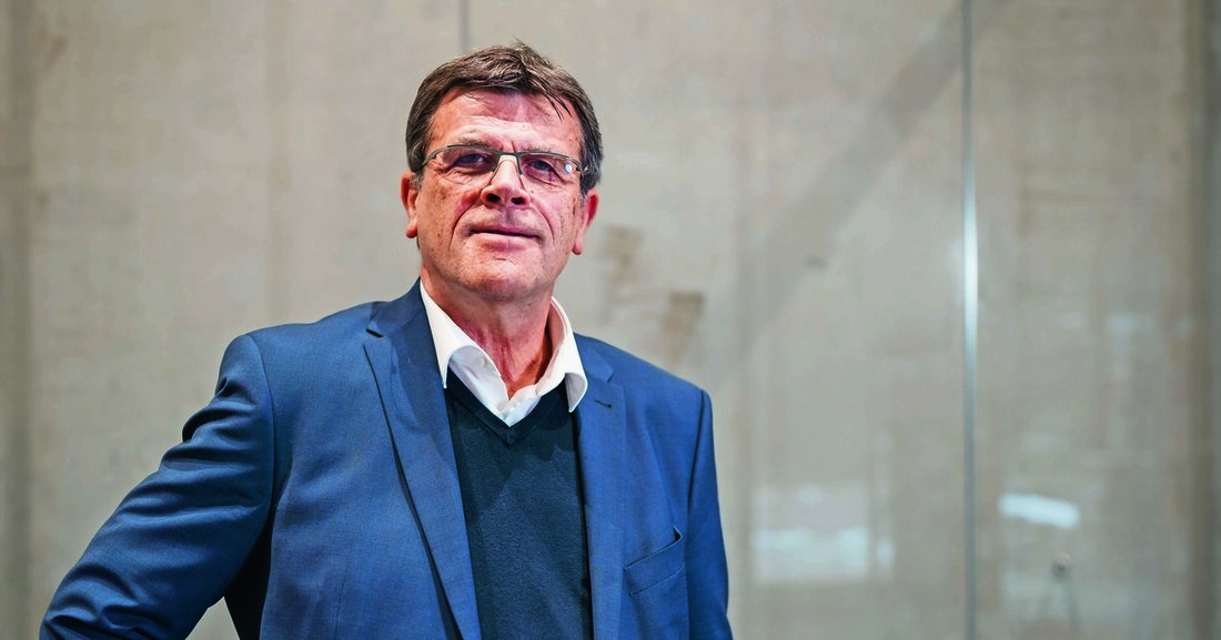 Bundesinnungsmeister Walter Stackler sieht zahlreiche Herausforderungen für die Glasbranche. Dennoch ist er optimistisch.