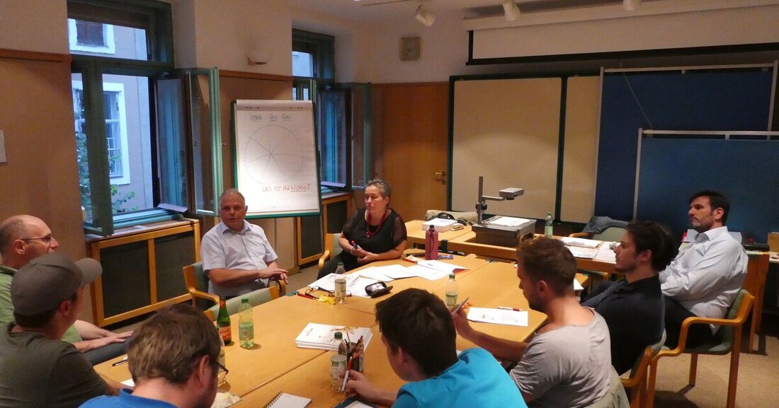 Der Verein zur Förderung des Dachhandwerks veranstaltet einen Workshop zum Thema Generationenwechsel im Betrieb.