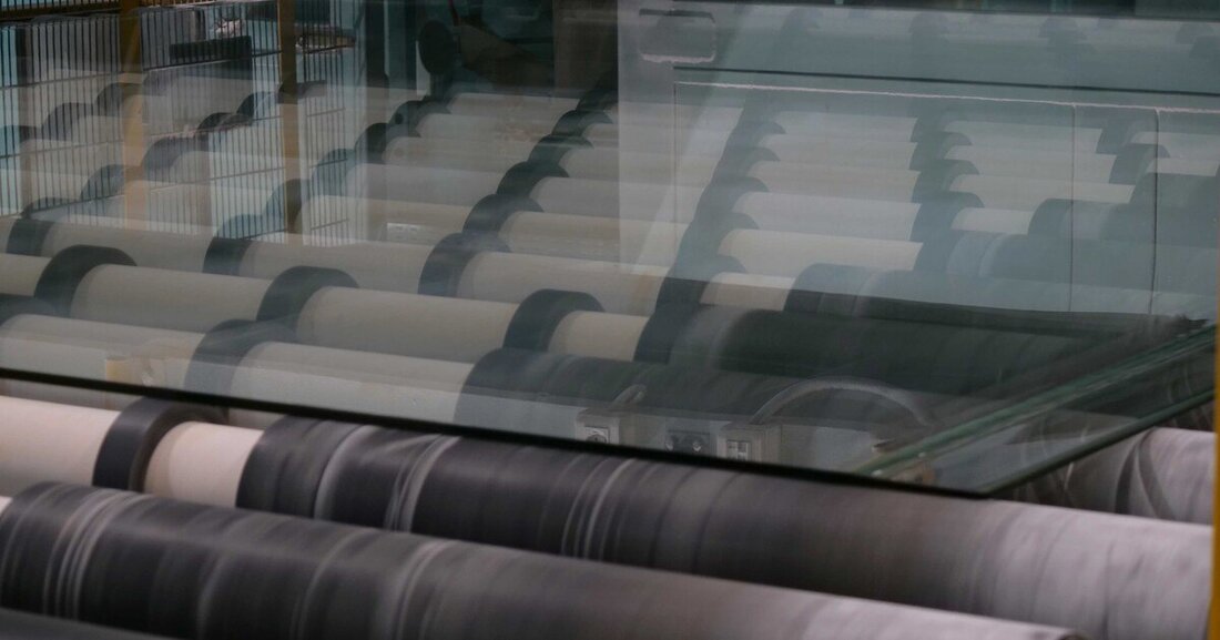 AGC Glass Europe startete im zweiten Werk mit der Produktion seines neuen CO2-reduzierten Floatglases.