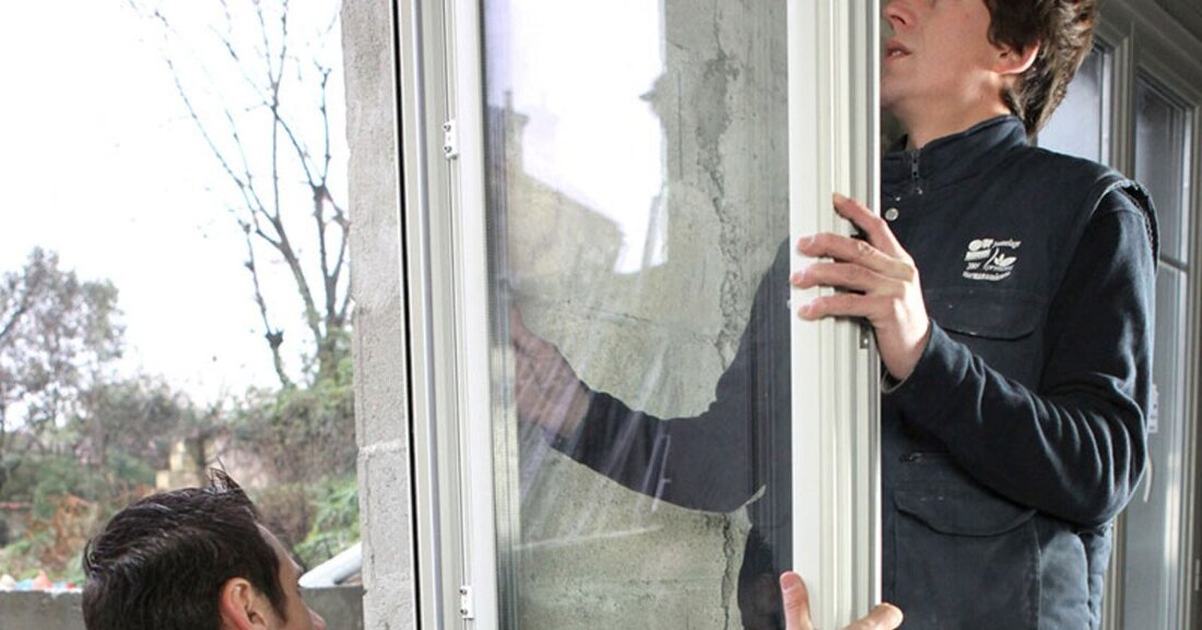 Zehn kostenlose Video-Tutorials zeigen, was bei der fachgerechten Montage von Fenstern und Außentüren zu beachten ist.