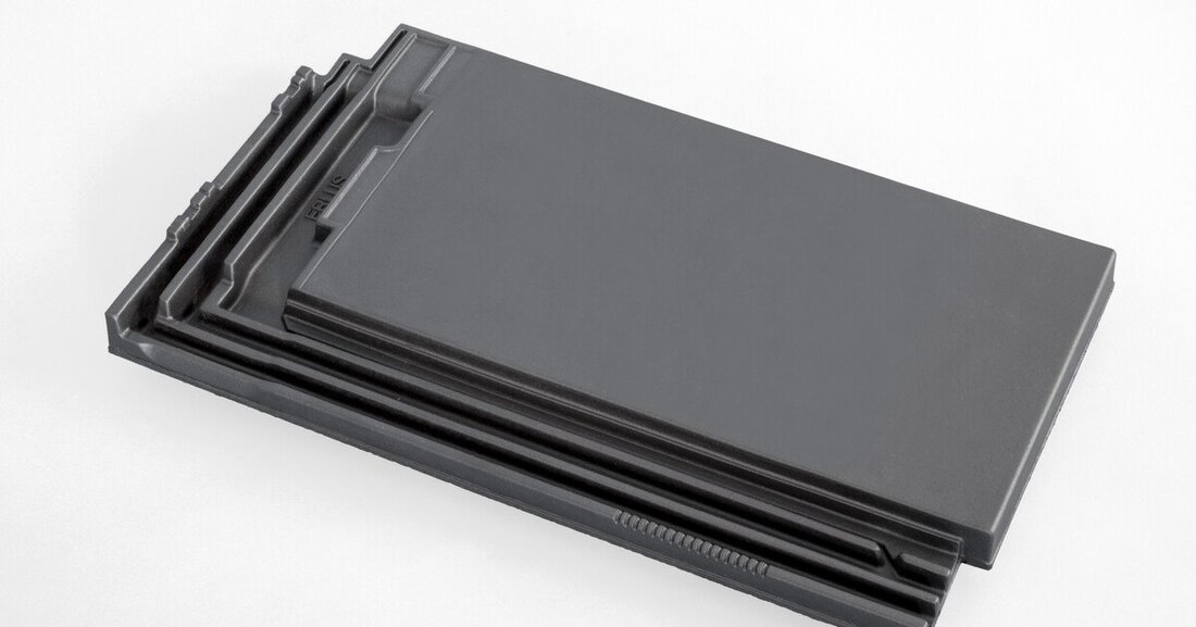 Erlus hat mit dem Dachziegel "Ergoldsbacher Level RS" den diesjährigen iF Design Award gewonnen.