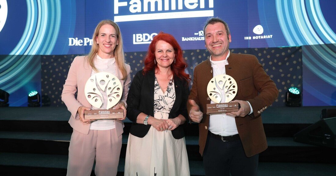 Holzwerkstoffhersteller Egger wurde mit dem renommierten Preis "Österreichs bester Familienbetrieb" ausgezeichnet.