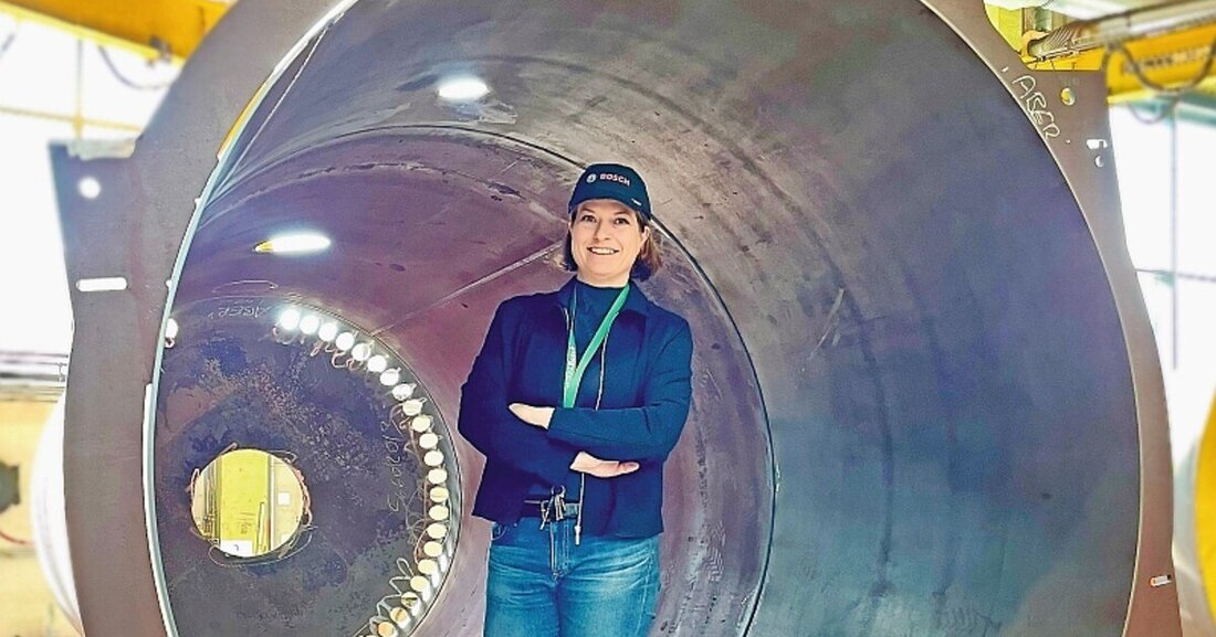 Metalltechnikerin im Porträt: Alexandra Bichlmayer konzentriert sich auf die nachhaltige und energieeffiziente Erzeugung von Heißwasser und Wärme.