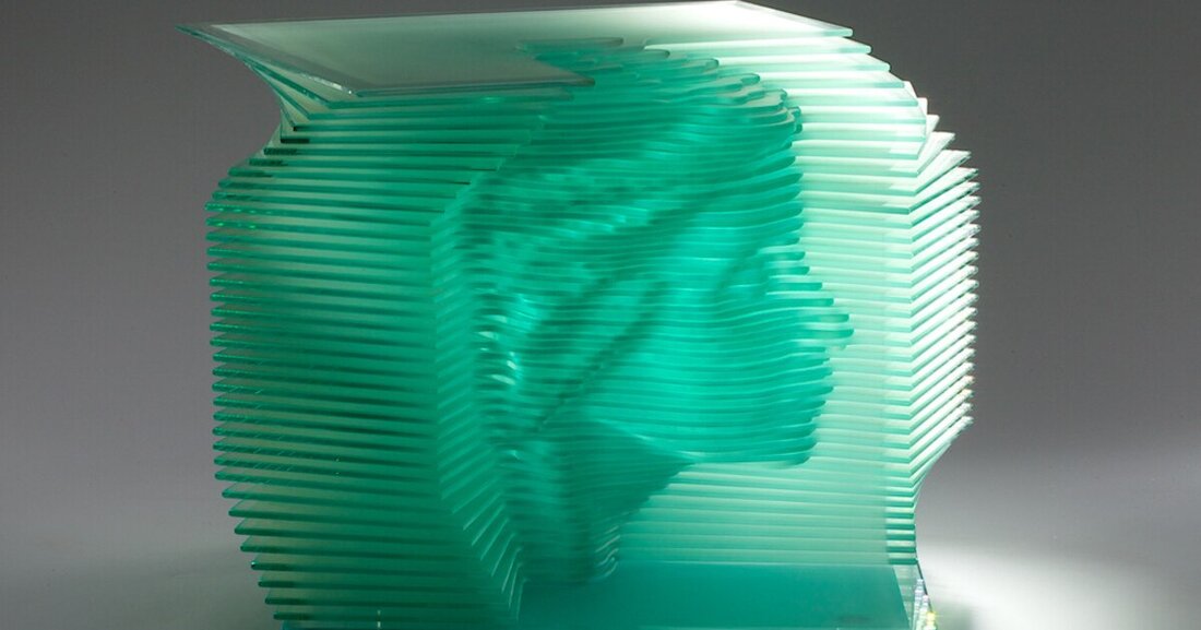 Werke von Künstler*innen aus "kaltem Glas" sind bis 15. Jänner 2023 in einer Ausstellung im Glasmuseum Lette (D) zu sehen.