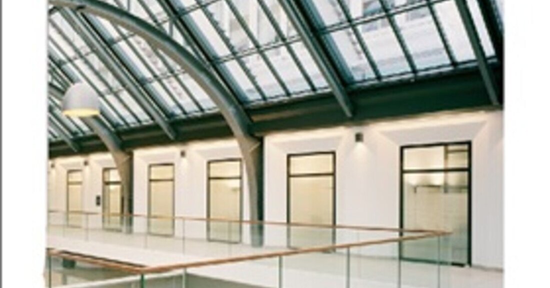 Das Pilkington Brandschutz Glashandbuch bietet produktspezifische Informationen über Pilkington-Brandschutzgläser.