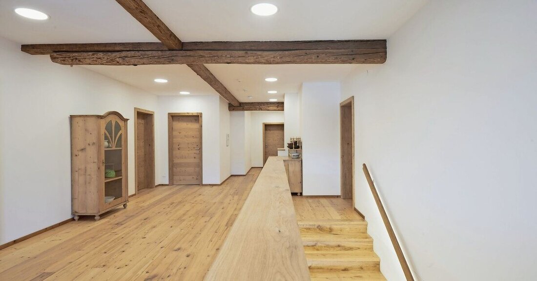 „Die BodenTischlerei“ aus Senftenbach hat sich mit nachhaltiger Sanierung und Upcycling von Böden einen Namen gemacht.