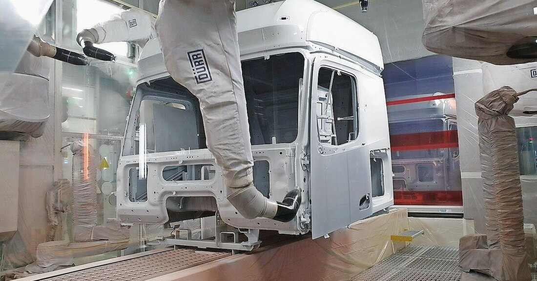 Automatischer Lackierprozess von Daimler gewinnt den ­Stuttgarter Oberflächentechnik-Preis 2020.