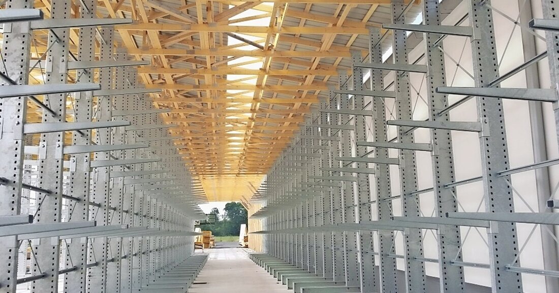 Regalsystemhersteller Elvedi entwickelte Dachstützen, die als Regale fungieren, und erhöht so die Lagerkapazitäten.