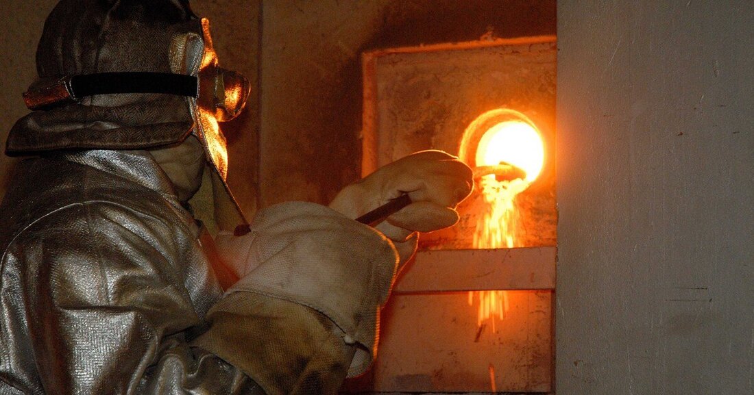 Wie kann die energieintensive und in hohem Maß von Erdgas abhängige Flachglasindustrie bis 2045 CO2-neutral werden?