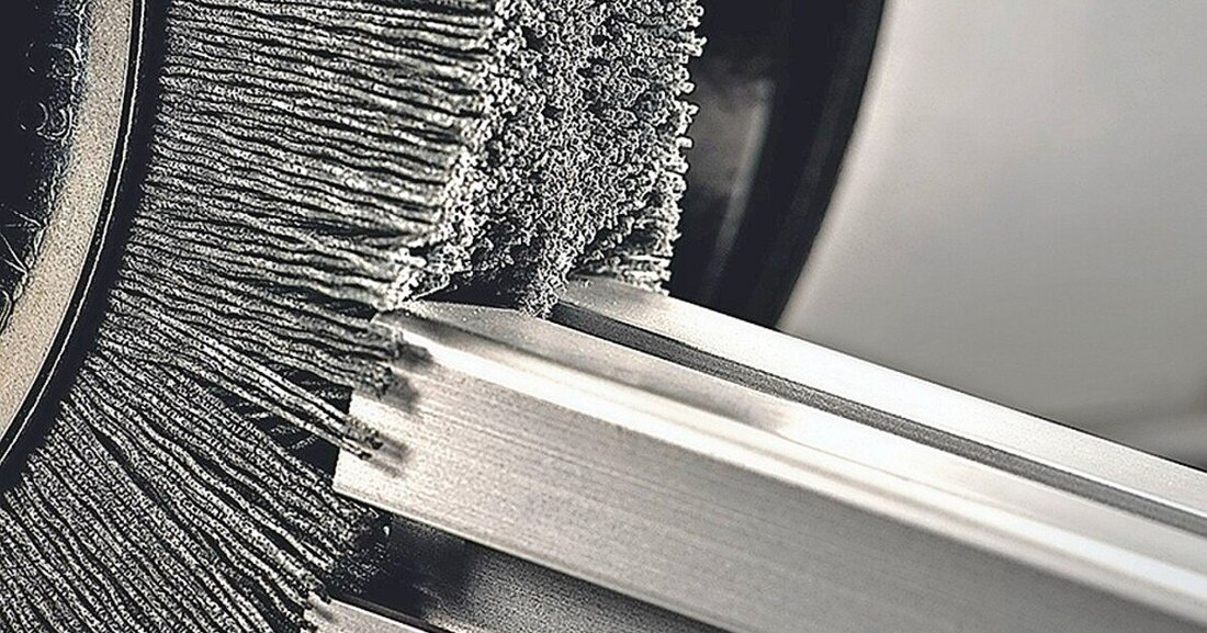 Aktuelle Entgrattechnologien und Präzisionsoberflächen im praxisnahen Überblick.