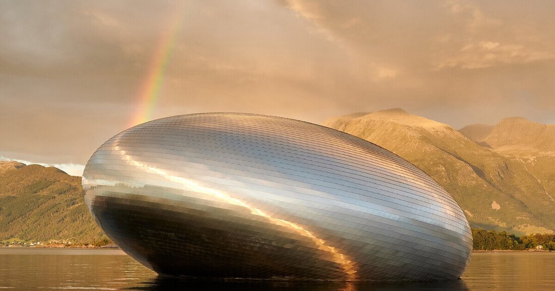 Gebogene Isolierglaselemente formen das "Salmon Eye" mit, eine der größten, schwimmenden Kunstinstallationen der Welt.