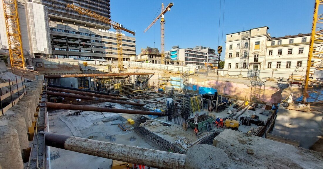 In Wien entsteht das neue „Center for Translational Medicine“. Mit den vorgezogenen Baumaßnahmen wurden Bauer Spezialtiefbau und Strabag beauftragt.