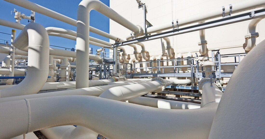 Seit Juni können Endverbraucher*innen "geschützte Gasmengen" einspeichern. Eine Option für gasintensive Hersteller.