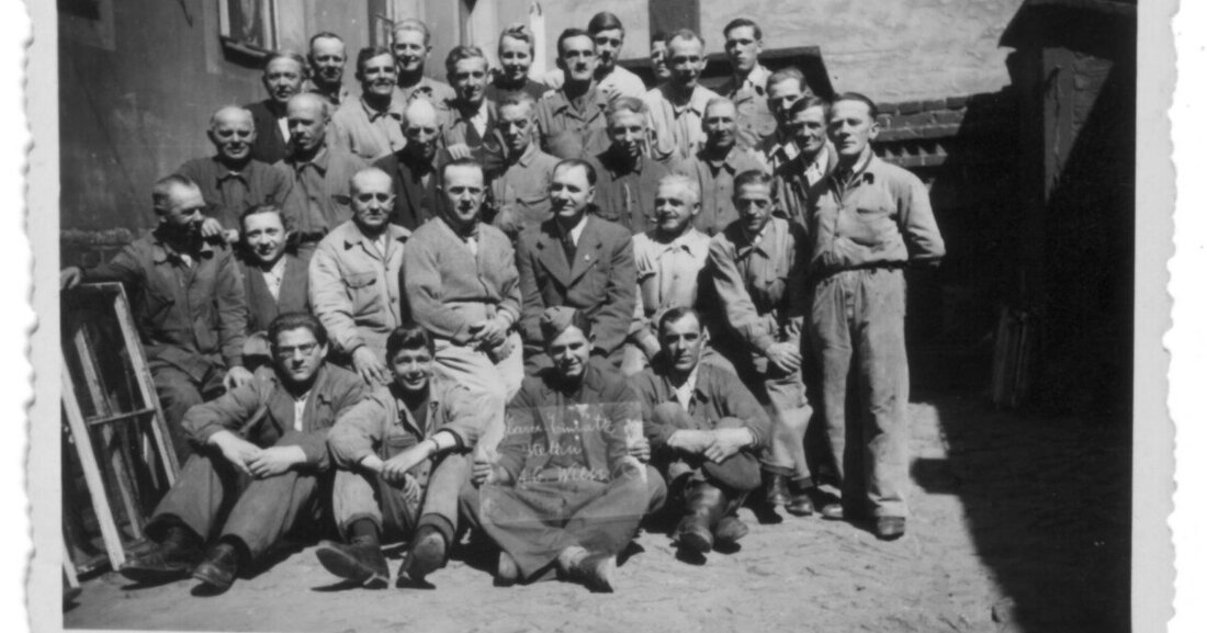 Elfriede Zahlner erinnert sich an Gespräche mit längst verstorbenen Glaserkollegen zu ihren Jahren im Krieg.