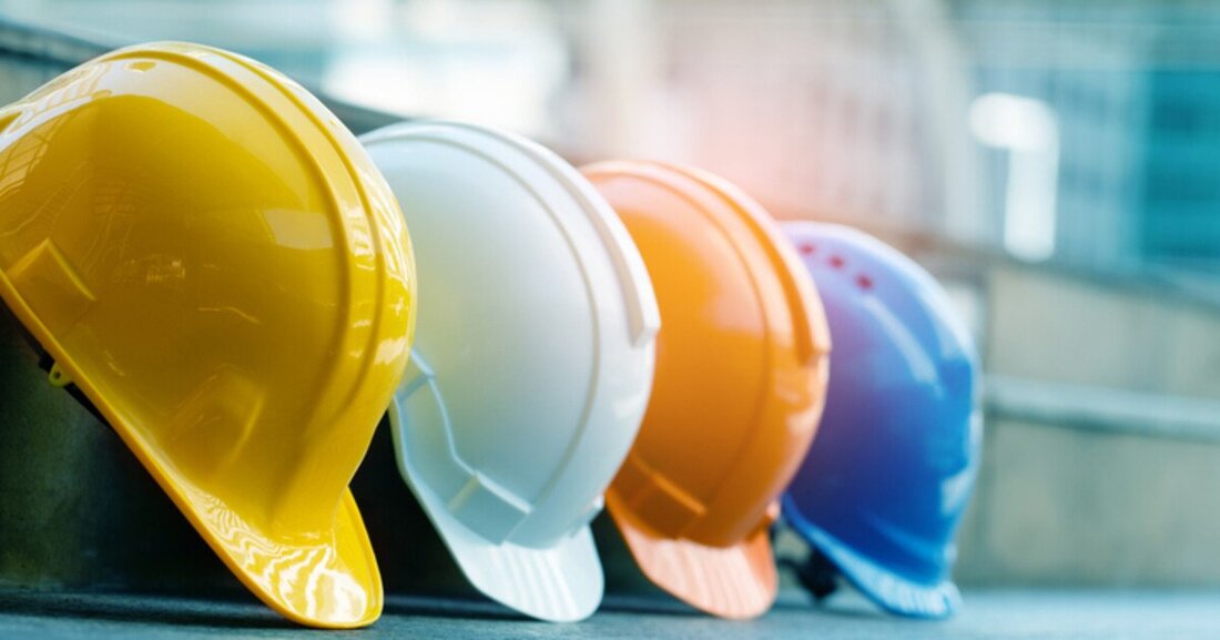 Die Mappe „Sicherheit am Bau“ ist das Standardwerk für die Arbeitssicherheit auf Baustellen.