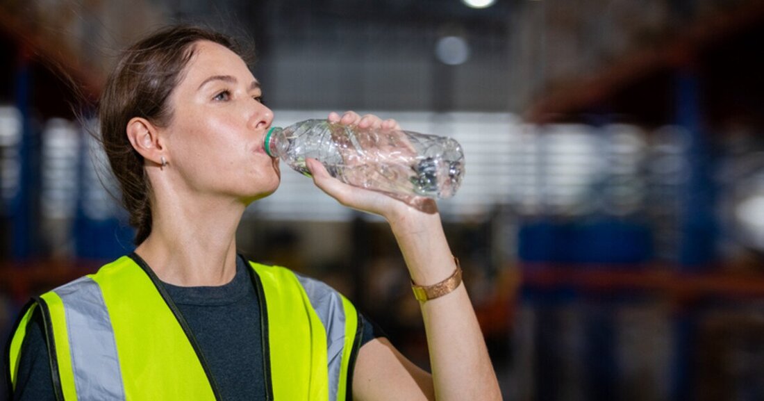 Aktuelle Bauzeitung-Umfrage: Wie gehen Sie mit Hitze auf der Baustelle um?