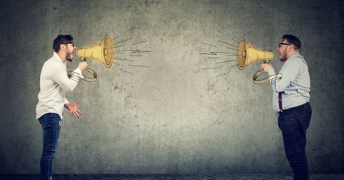 Freilich müssen Vorgesetzte auf Fehler hinweisen. Aber das ist gar nicht so einfach. Hier finden Sie nützliche Tipps.