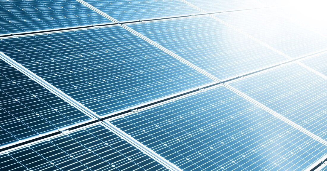 Die österreichische Bundesinnung der Dachdecker, Glaser und Spengler lädt zum Photovoltaik-Online-Seminar.