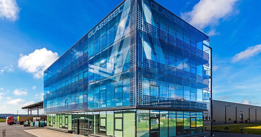 Der litauische Glasverarbeiter Glassbel Baltic integriert den Halio Interlayer in sein Produktportfolio.