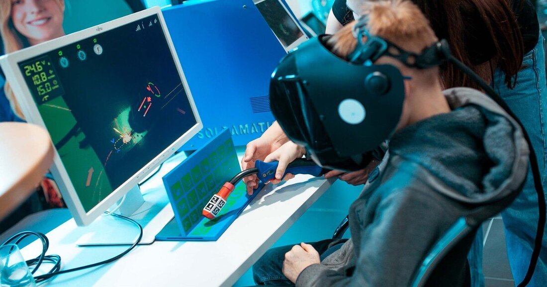 500 Schüler kamen zum Tag der Industrielehre und konnten bei 18 namhaften Betrieben Hand anlegen – schweißen, gravieren und beschichten.