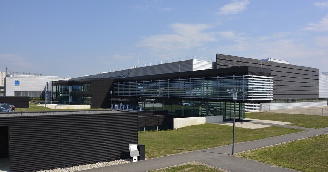 Trumpf Maschinen Austria hat am Standort Pasching einen Zubau mit eigener Smart Factory eröffnet.